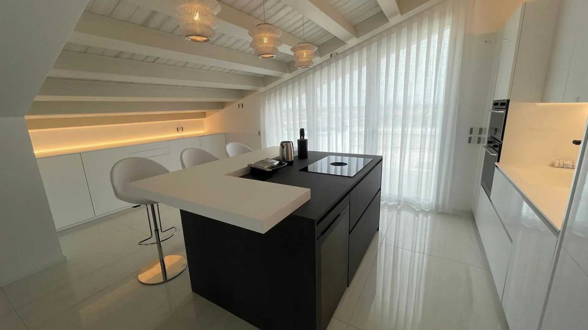 アパート カオルレHaus Margarete - Attico Infinity Vista Mare Con Jacuzzi - Agenzia Cocalアパートメント