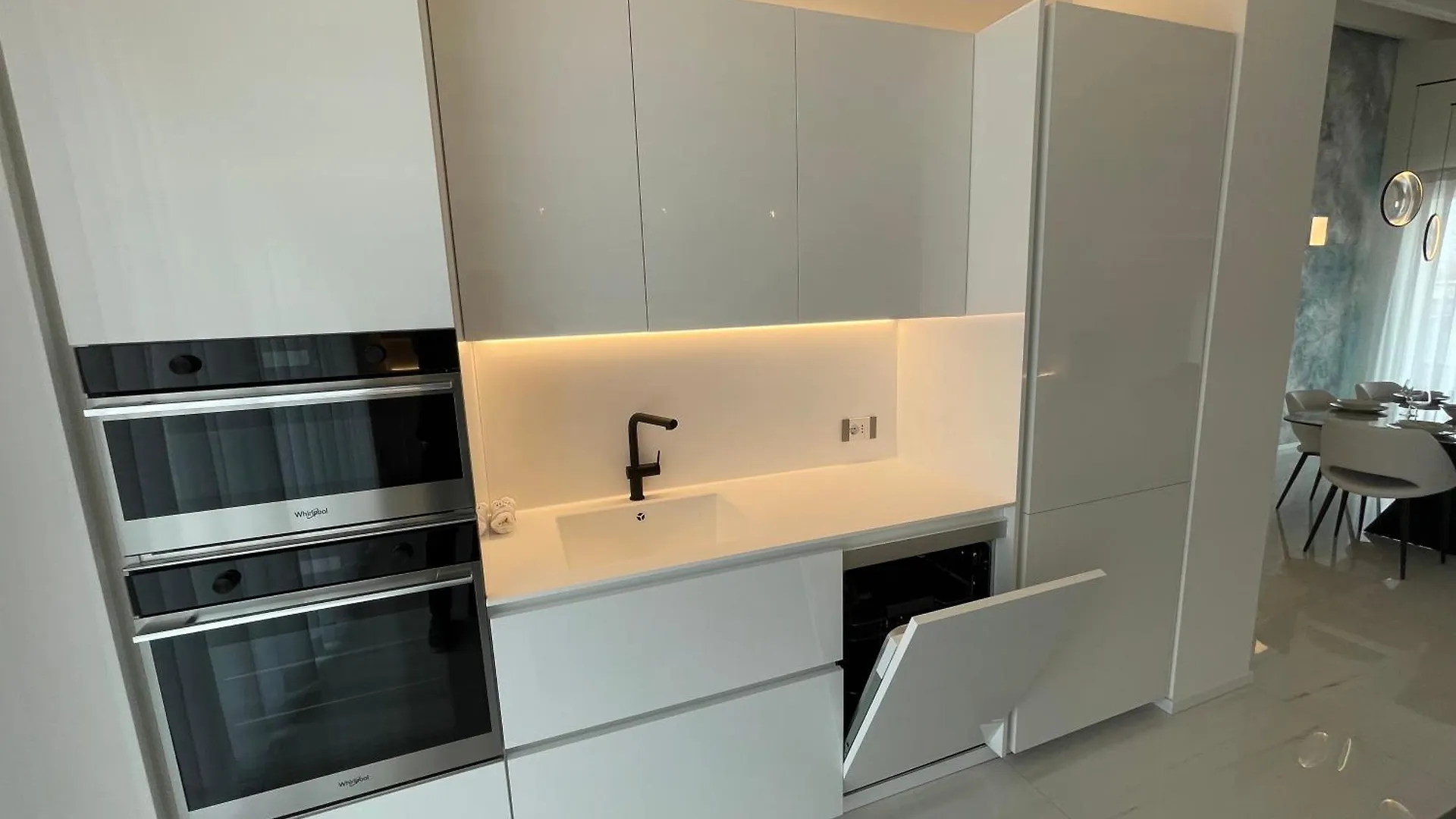 アパート カオルレHaus Margarete - Attico Infinity Vista Mare Con Jacuzzi - Agenzia Cocalアパートメント